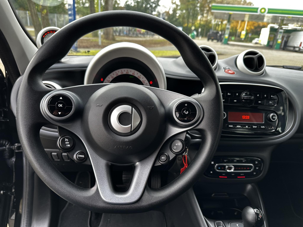 40896172-17.jpg