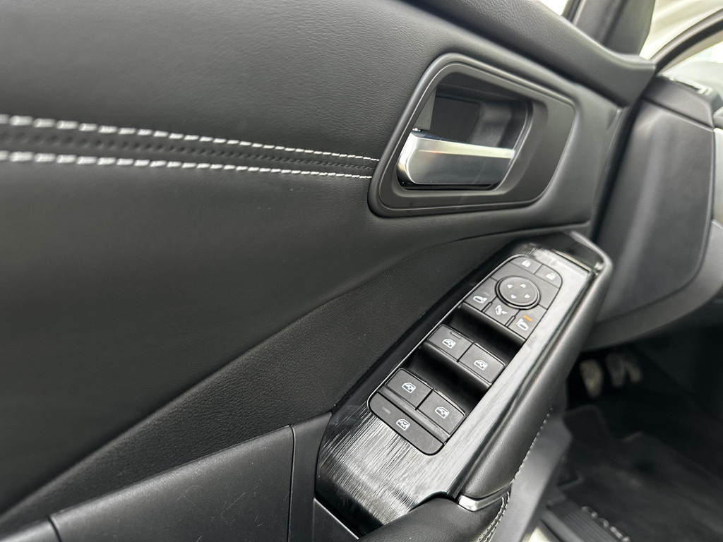 43176594-15.jpg