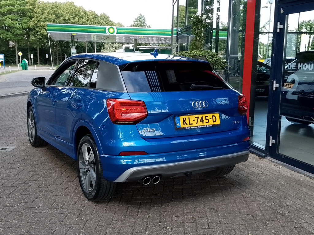45137358-4.jpg