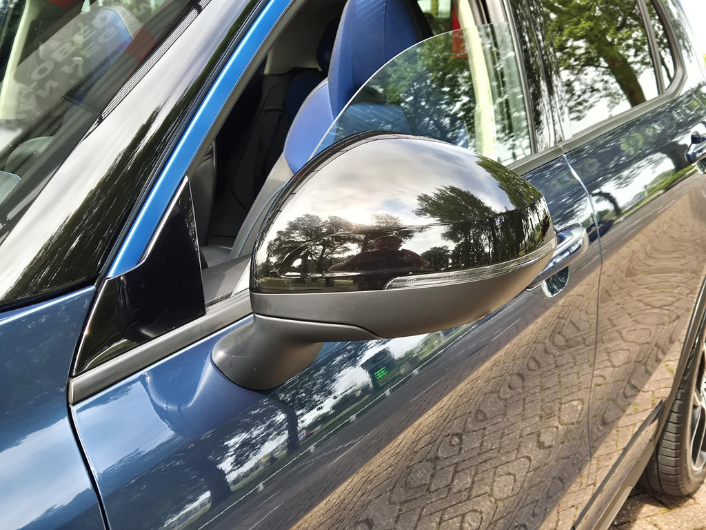 45439526-7.jpg