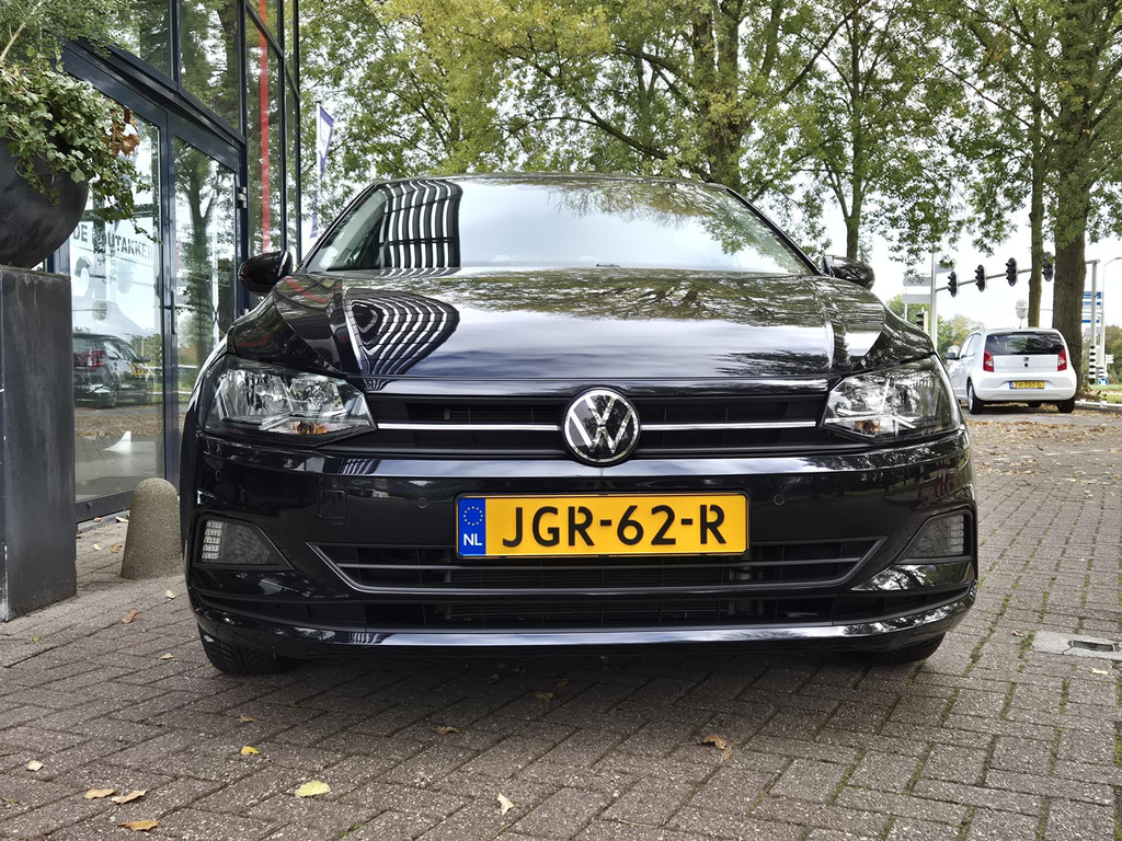 47731097-6.jpg