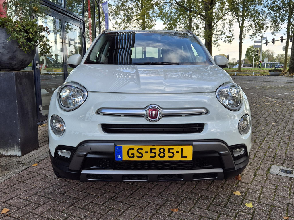 48526845-6.jpg