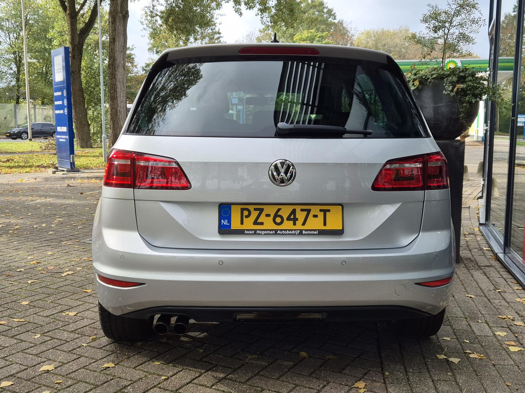 48548877-5.jpg
