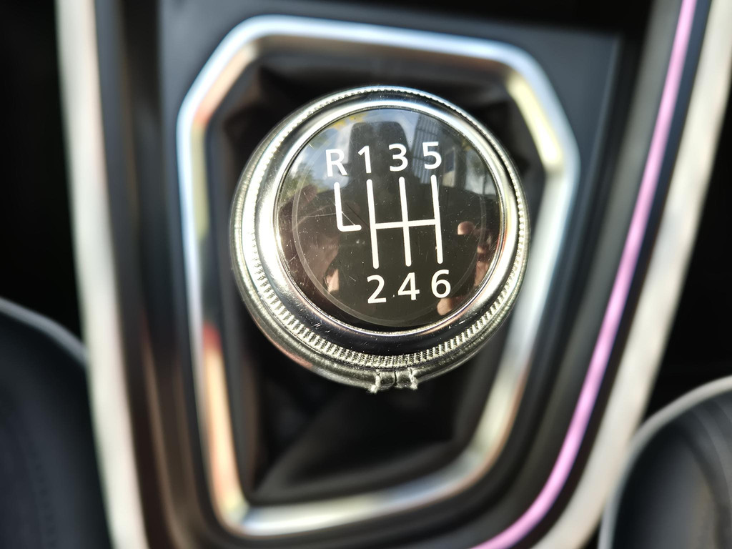 48591473-26.jpg