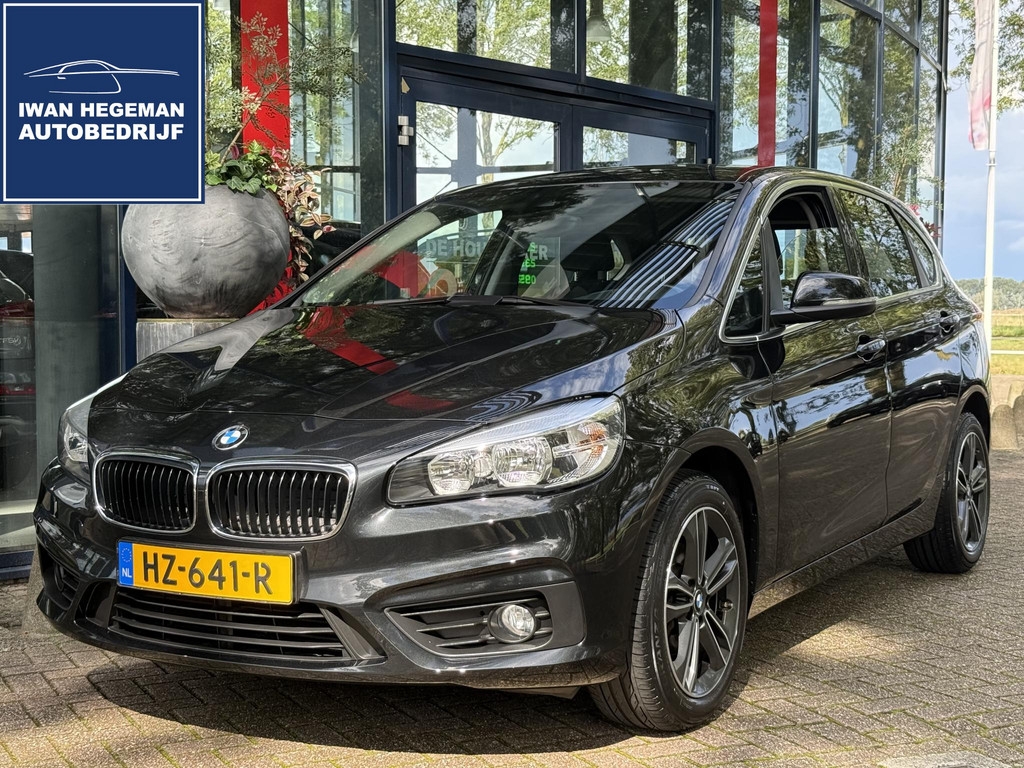 BMW 2 Serie Active Tourer 216i Essential | PDC | ECC | Navigatie | LM Velgen