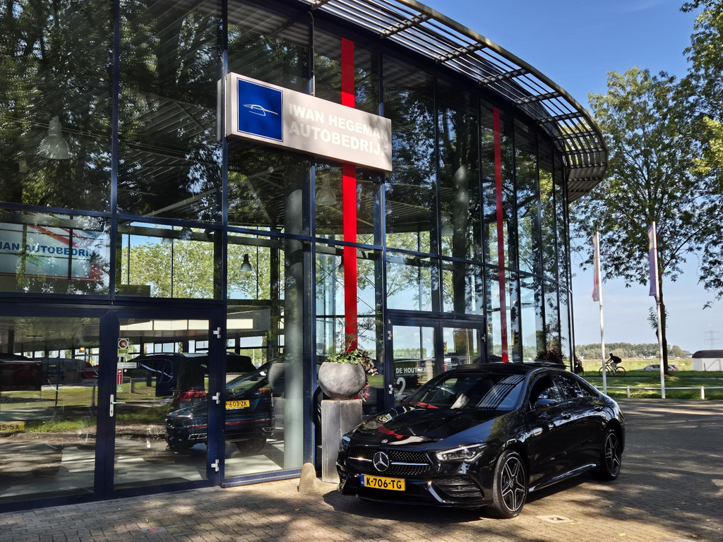 56704581-2.jpg