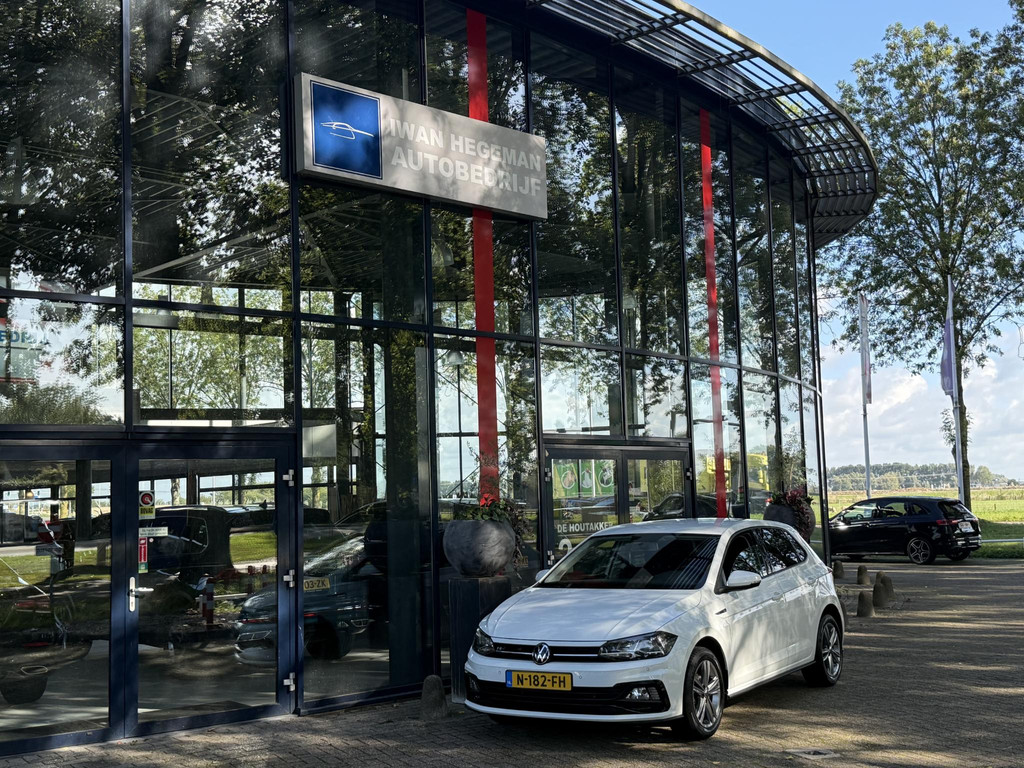 56781452-2.jpg